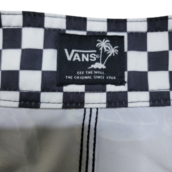 Vans Stretch 9" Board Shorts Pismo Floral Checker Swim Bathing Trunks Size. 32. - Picture 8 of 8